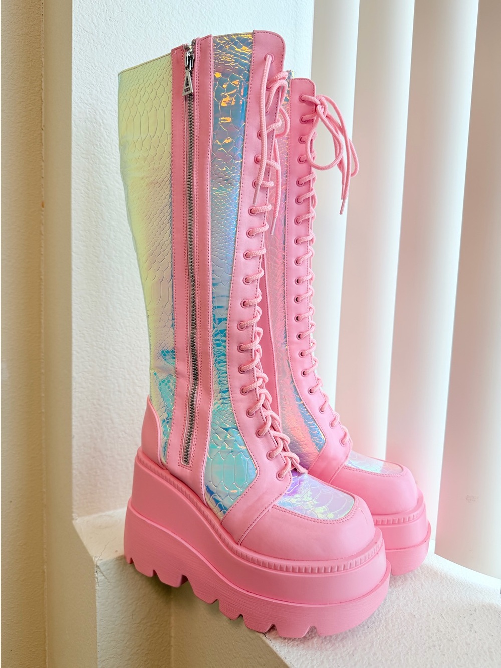 NEW LASR Pink Poison Hi Platform Boots PNK/6 - SH248